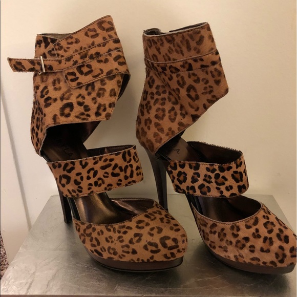 N.Y.L.A LANVIN Leopard Pumps - Picture 2 of 8
